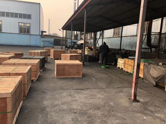 Grafito moldeado de grado industrial 1,75 g/cm3 Bloque de grafito 740*400*2300 mm