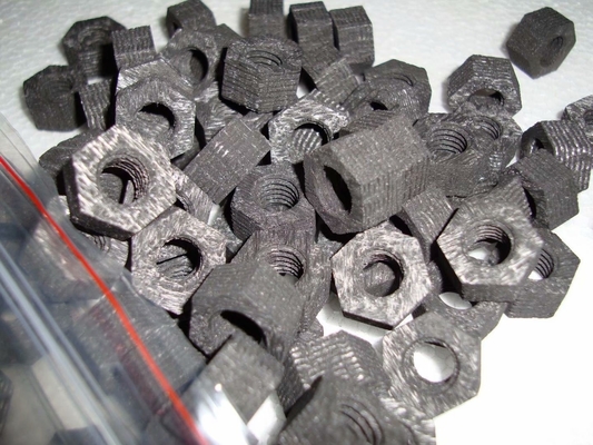 Bolsas y tuercas negras de carbono compuesto de alta tracción 100% carbono M8 para grado industrial