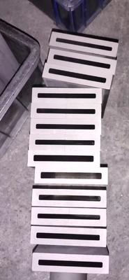 Densidad de molde de grafito tubular 1,78-1,80 para bloque de grafito moldeado personalizado