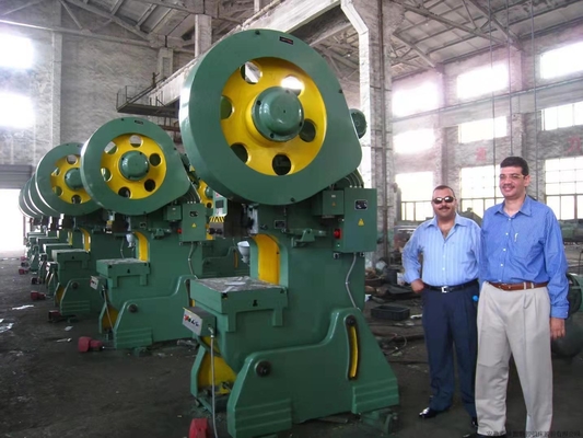 Automatización Partes de latón Fabricantes de piezas de automóviles de latón de forja a medida
