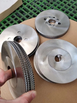 Bobinas de carbono y chaleco de agua para materiales refractarios de ladrillos de moho de pelado personalizado