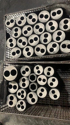 Personalización de un agujero dos agujeros molde de grafito para la industria automotriz Personalización