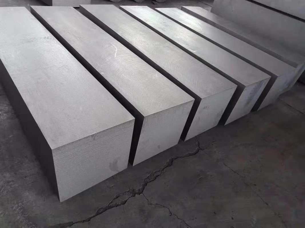 Grafito isostático de alta densidad para EDM 99%Carbono 510*410*250 1.85g/cm3 2100*600*510